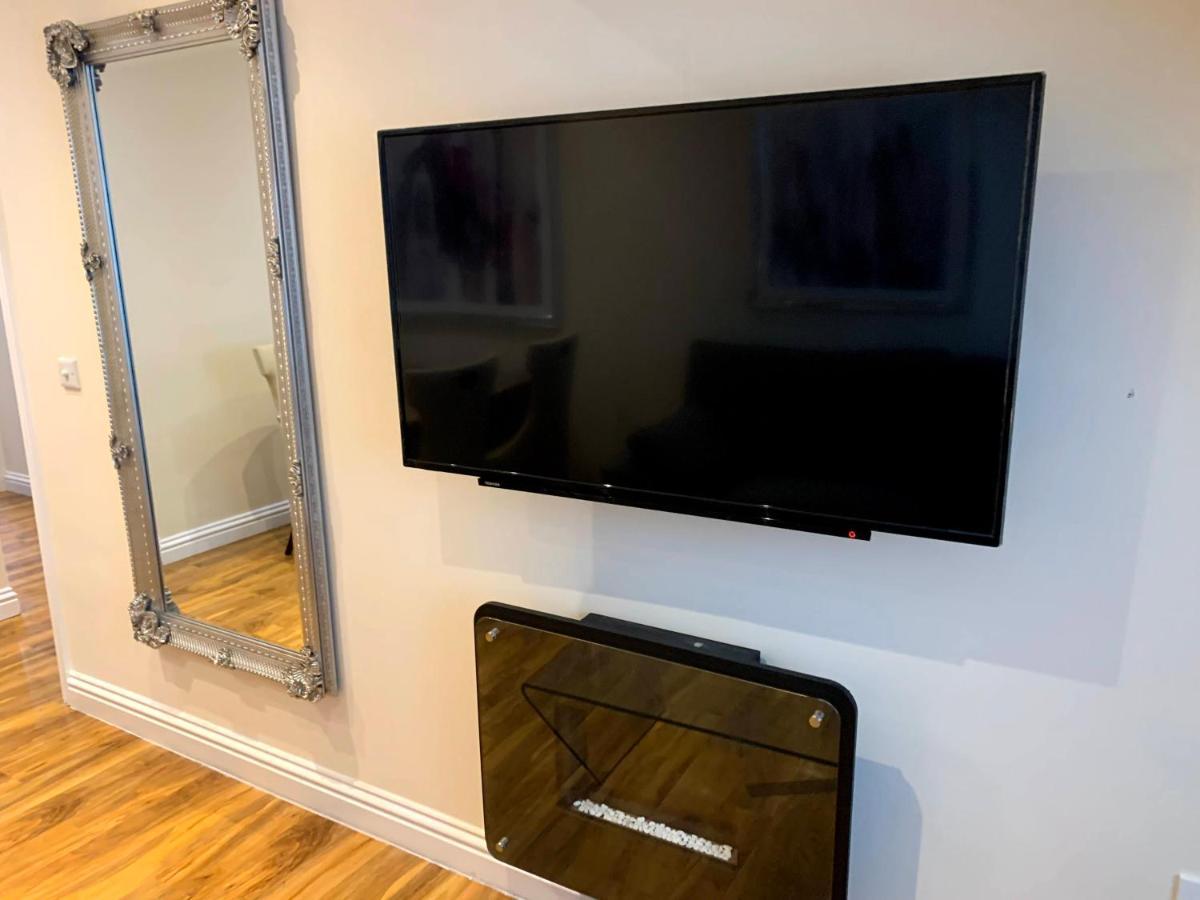 Apartment 5 - Two Bedroom Luxury Apartment Close To Town, Mainline Rail & Theatre Stylish And Comfortable Darlington  Eksteriør billede